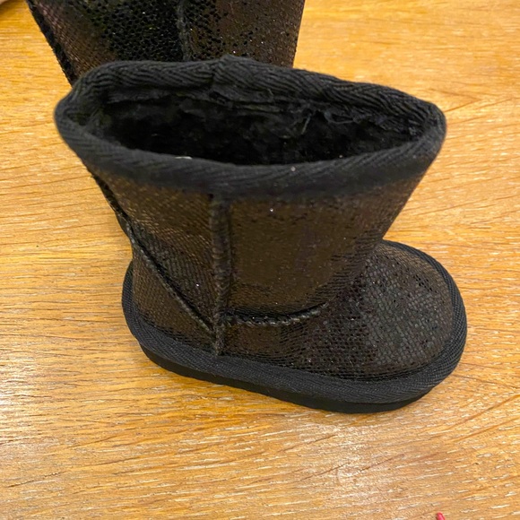 Bundle of 7 newborn / toddler shoes — STUART WEITZMAN and others - Picture 10 of 10